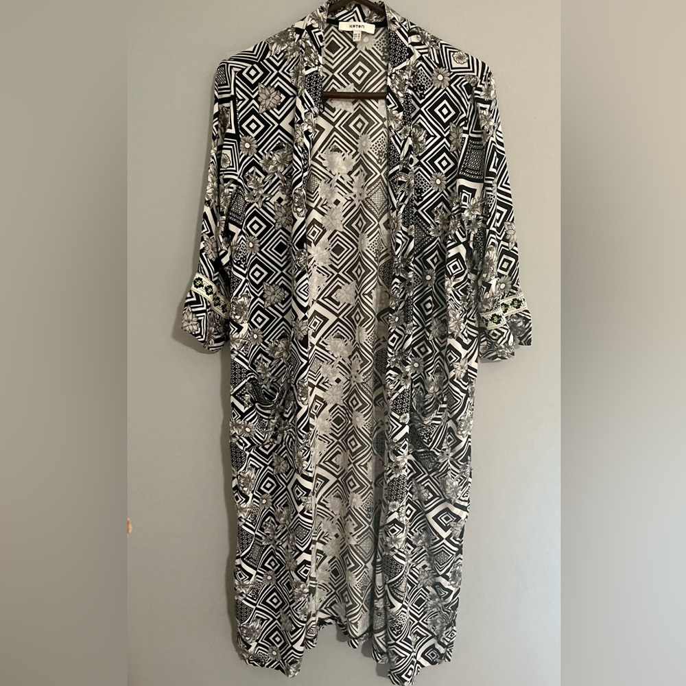 Beach cover up geo print